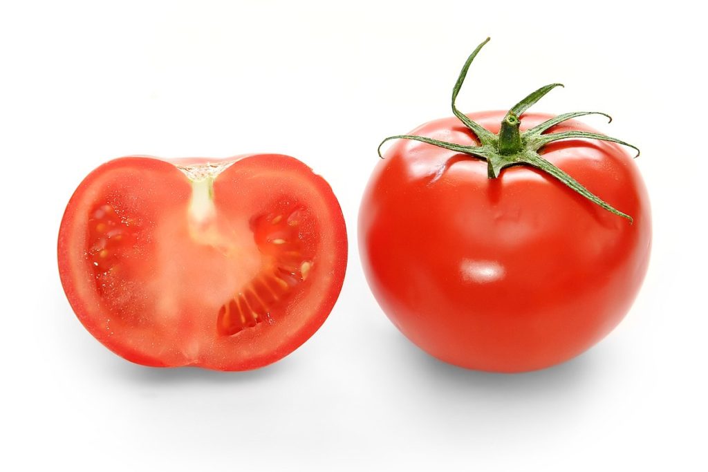 گوجه و خاصیت اسیدی و بوی بد بدن